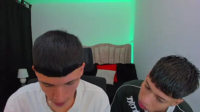 Juan Nd Steven online show from October 3, 4:09 am