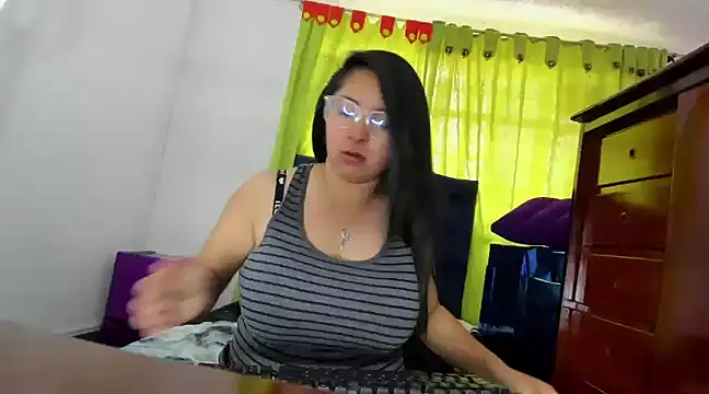 Snapshot of _Angelinaandrade_ chatting on January 7, 7:59 pm Angelinaandrade online show from January 7, 7:59 pm