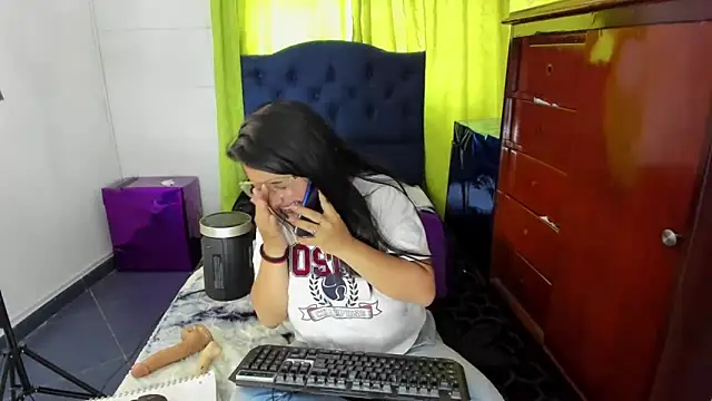 Snapshot of _Angelinaandrade_ chatting on January 31, 8:12 pm Angelinaandrade online show from January 31, 8:12 pm