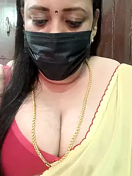 Snapshot of ashikaa_r chatting on December 9, 6:55 am ashikaa r online show from December 9, 6:55 am