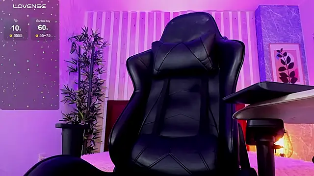 Snapshot of miah_connor chatting on January 31, 5:40 am miah connor online show from January 31, 5:40 am