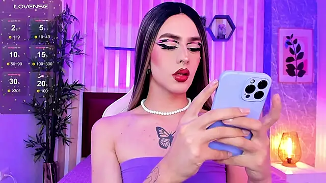 Snapshot of miah_connor chatting on February 14, 4:15 am miah connor online show from February 14, 4:15 am