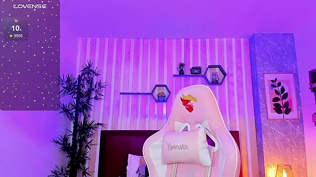 Snapshot of miah_connor chatting on February 20, 3:34 am miah connor online show from February 20, 3:34 am