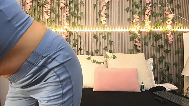 miah connor online show from March 20, 7:30 pm