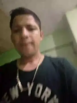 Snapshot of Alonsomadeira chatting on February 15, 5:37 am Alonsomadeira online show from February 15, 5:37 am