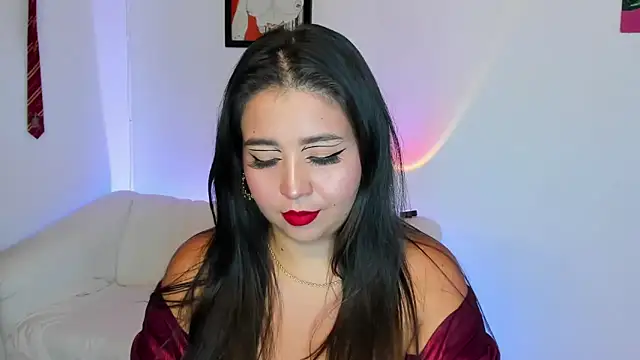 Snapshot of LiahDiaz chatting on December 17, 7:53 pm LiahDiaz online show from December 17, 7:53 pm