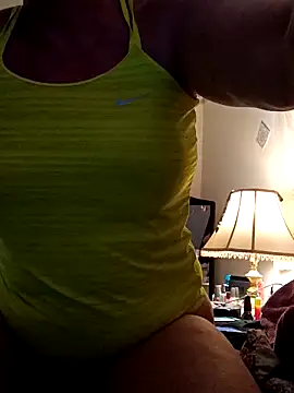 Snapshot of greeneyedamatuers chatting on February 18, 5:53 am greeneyedamatuers online show from February 18, 5:53 am