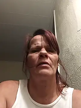 Snapshot of greeneyedamatuers chatting on February 26, 7:42 am greeneyedamatuers online show from February 26, 7:42 am