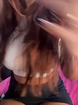 Snapshot of diosa202 chatting on April 5, 2:42 am diosa202 online show from April 5, 2:42 am