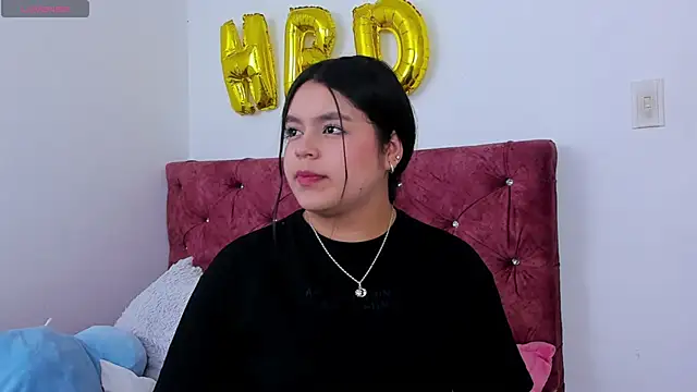 skyhotgirll online show from April 11, 5:50 pm