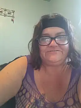 Snapshot of mcv131985 chatting on February 5, 11:50 pm mcv131985 online show from February 5, 11:50 pm