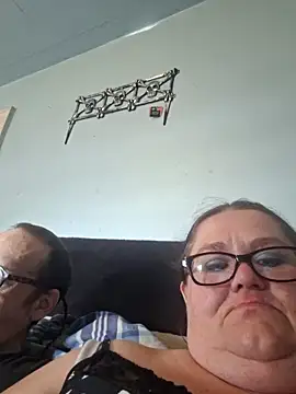 Snapshot of mcv131985 chatting on March 2, 10:05 pm mcv131985 online show from March 2, 10:05 pm