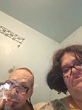 Snapshot of mcv131985 chatting on March 12, 5:13 am mcv131985 online show from March 12, 5:13 am