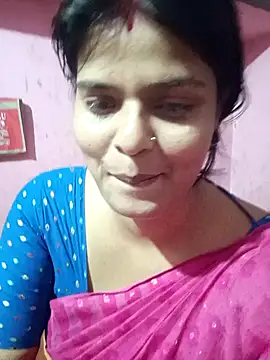 Hot Pakhi online show from December 3, 1:10 pm