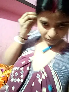 Hot Pakhi online show from December 8, 9:46 am