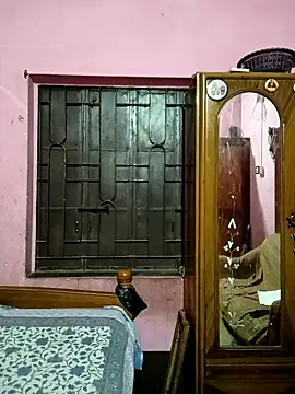 Hot Pakhi online show from December 11, 7:20 am
