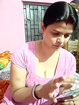Hot Pakhi online show from December 12, 11:40 am