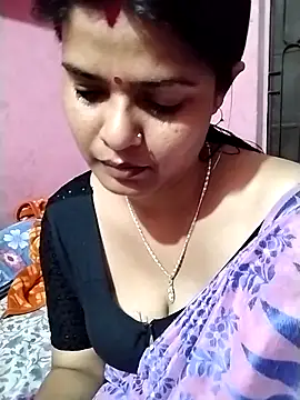 Hot Pakhi online show from December 20, 11:00 am