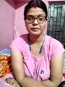 Hot Pakhi online show from December 20, 4:46 pm