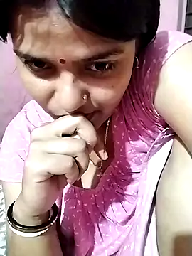 Hot Pakhi online show from December 21, 5:58 am