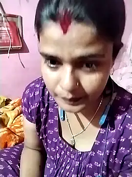 Hot Pakhi online show from January 2, 1:51 pm