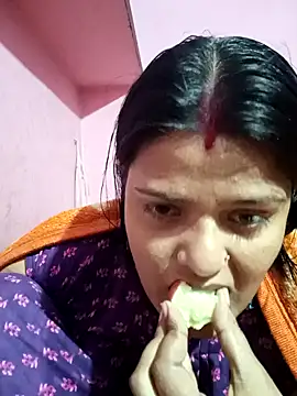 Hot Pakhi online show from January 10, 1:31 pm
