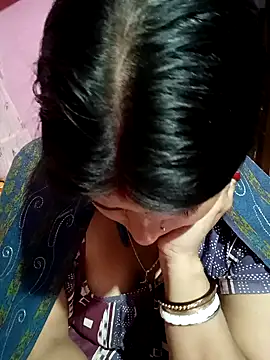 Hot Pakhi online show from January 11, 2:58 pm