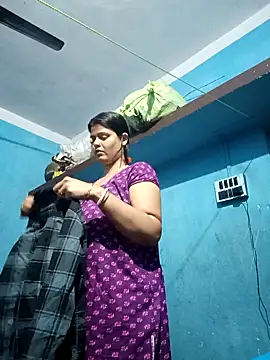 Hot Pakhi online show from February 7, 11:45 am