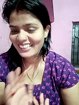 Hot Pakhi online show from February 15, 4:58 am