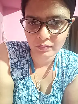 Hot Pakhi online show from February 18, 3:21 pm