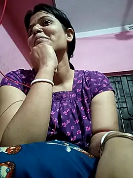 Hot Pakhi online show from March 18, 9:20 am