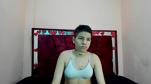 Snapshot of cami_hots chatting on March 22, 11:42 pm cami hots online show from March 22, 11:42 pm