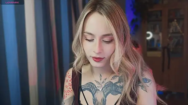 Snapshot of aviva_faith chatting on May 13, 7:00 pm aviva faith online show from May 13, 7:00 pm