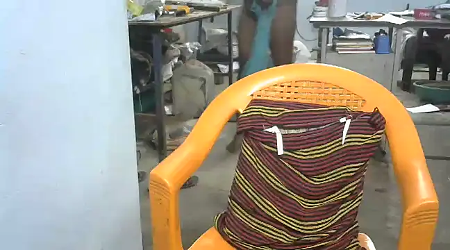 Snapshot of tamilsxman chatting on December 25, 12:48 am tamilsxman online show from December 25, 12:48 am
