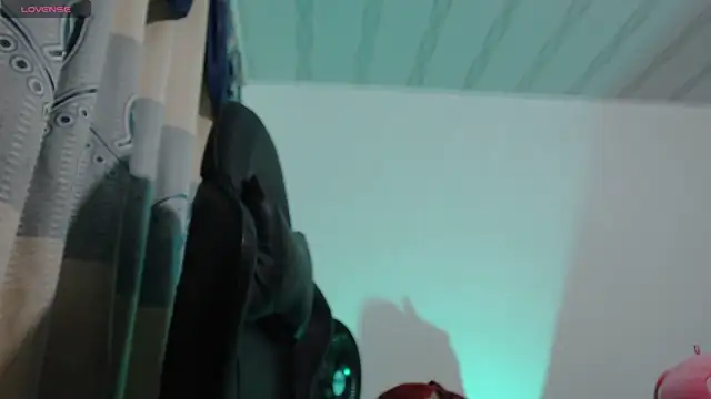 Snapshot of sweet_cutetras22 chatting on February 23, 10:56 am sweet cutetras22 online show from February 23, 10:56 am