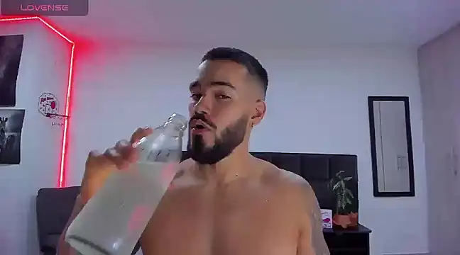 Alexander Martines online show from February 8, 11:24 pm