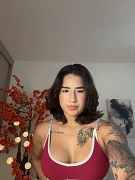 VictoriaHiill online show from May 16, 6:39 pm