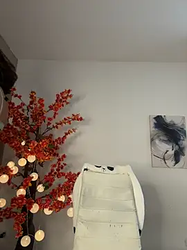 VictoriaHiill online show from May 20, 6:14 pm