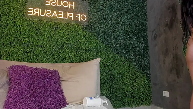 Mariapettit online show from February 24, 3:53 pm