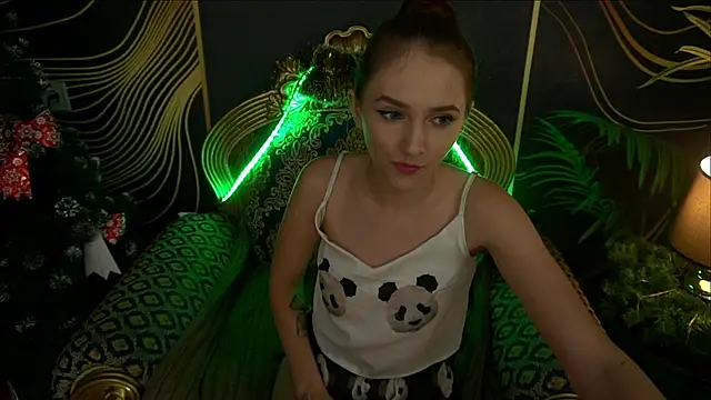 Snapshot of PamelaXX_ chatting on January 13, 4:08 pm PamelaXX online show from January 13, 4:08 pm