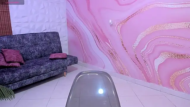 SaraaMills online show from March 13, 7:50 pm