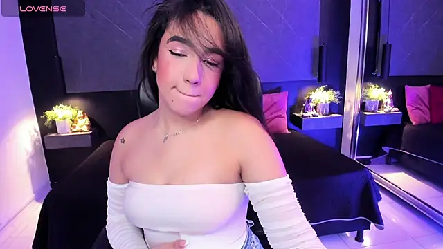 SaraaMills online show from May 15, 3:46 am