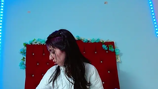 Snapshot of mildre303av chatting on December 30, 8:10 am mildre303av online show from December 30, 8:10 am