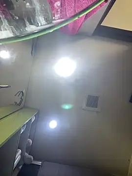 Charlotte cute18 online show from December 12, 1:28 pm