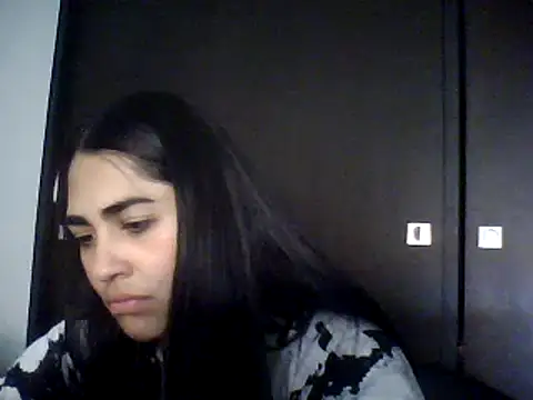 Charlotte cute18 online show from December 13, 6:27 pm