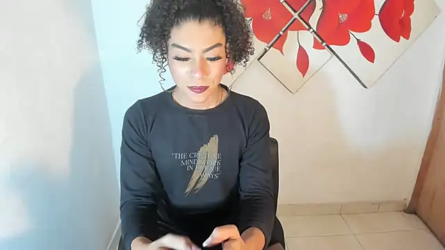 Snapshot of naomiwildburn chatting on March 20, 1:49 pm naomiwildburn online show from March 20, 1:49 pm