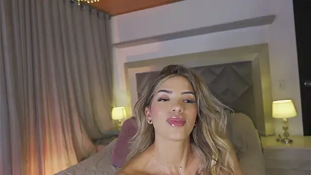 Ameliadickens online show from March 12, 11:44 pm