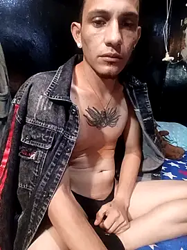 Snapshot of Ale21-345 chatting on February 22, 4:35 am Ale21-345 online show from February 22, 4:35 am