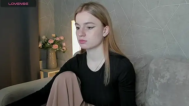 Stacey Brown online show from March 8, 3:39 am