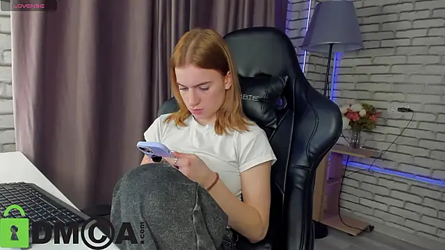 Stacey Brown online show from February 3, 1:04 am